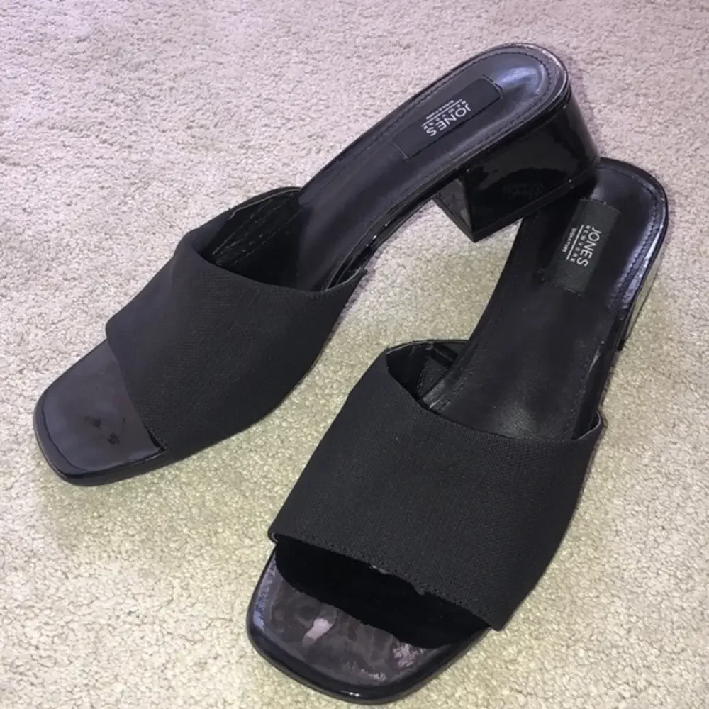 Jones New York Signature Unma‎ Patent Block Heel Slide On Sandals Black 9.5 NWOT